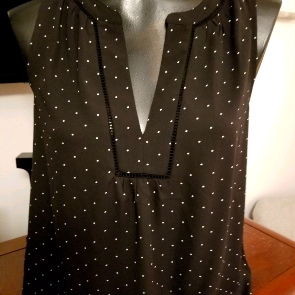 LOFT Sleeveless black and white  blouse